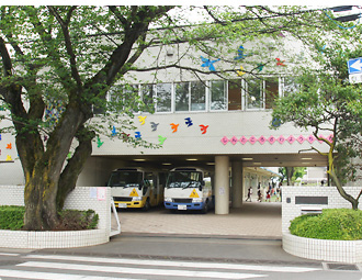 新所沢幼稚園の正門